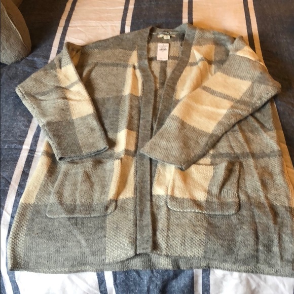 American Eagle Women’s Sweater - Picture 4 of 4